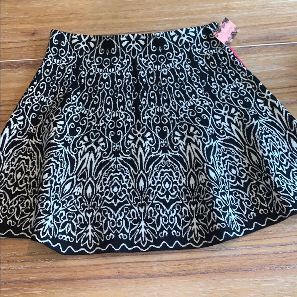 Black and White knit skirt medium